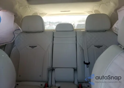 2023 Bentley Bentayga z USA, uszkodzony, nr VIN SJAAT2ZV5PC024326